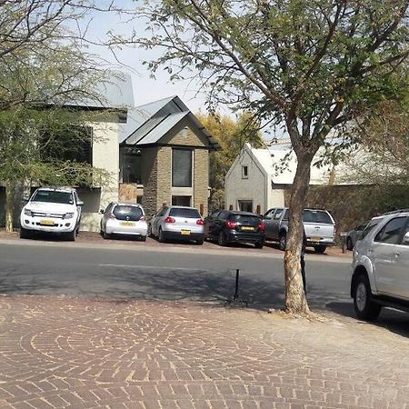 The Village Courtyard Suites & Executive Apartment Windhoek Luaran gambar