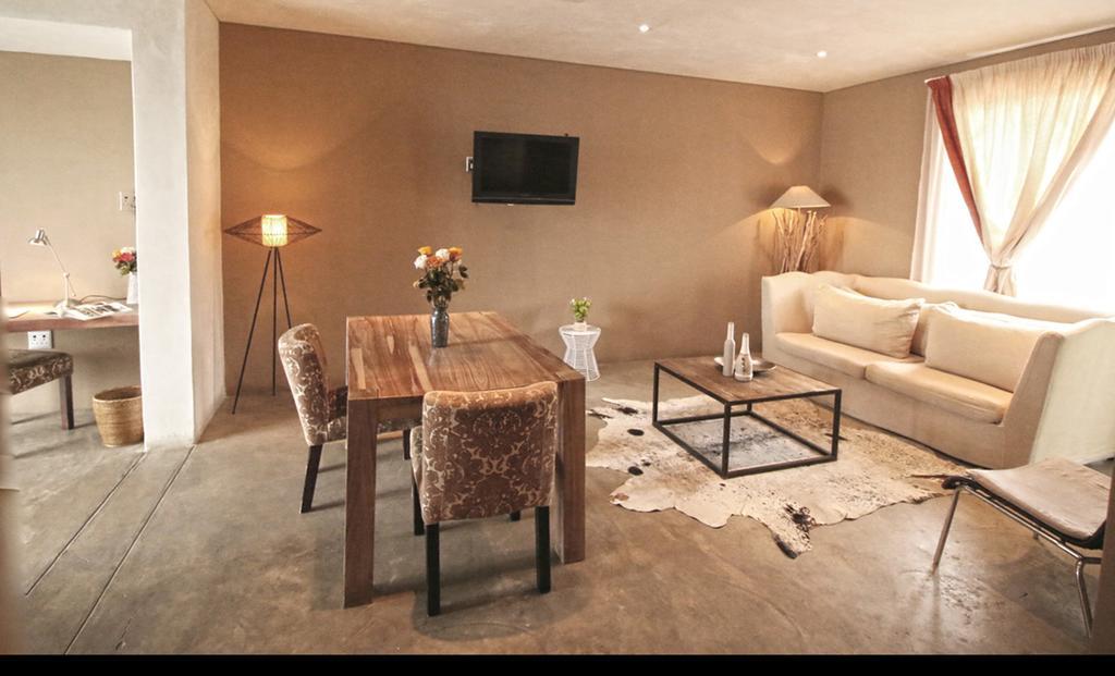 The Village Courtyard Suites & Executive Apartment Windhoek Luaran gambar