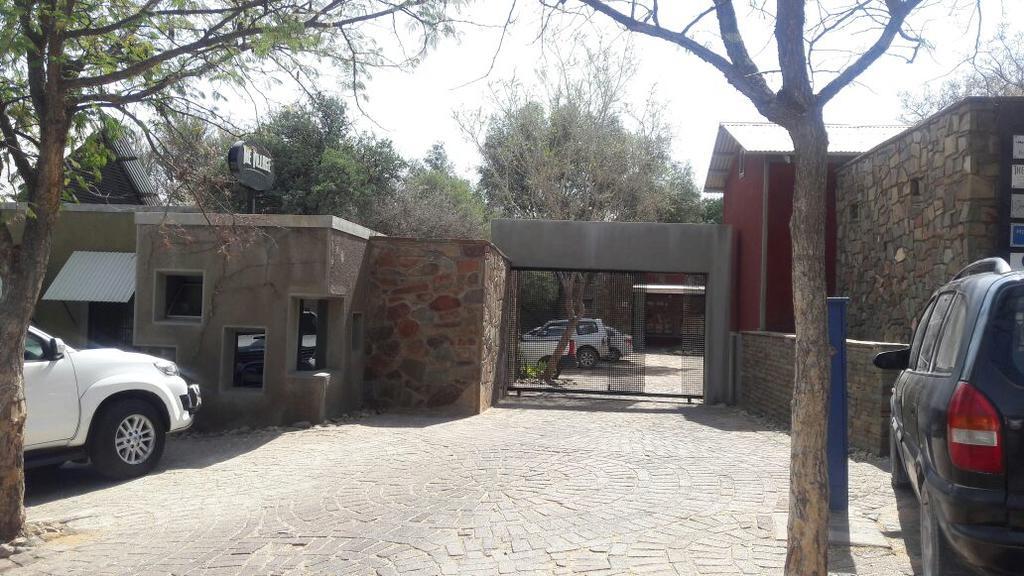 The Village Courtyard Suites & Executive Apartment Windhoek Luaran gambar